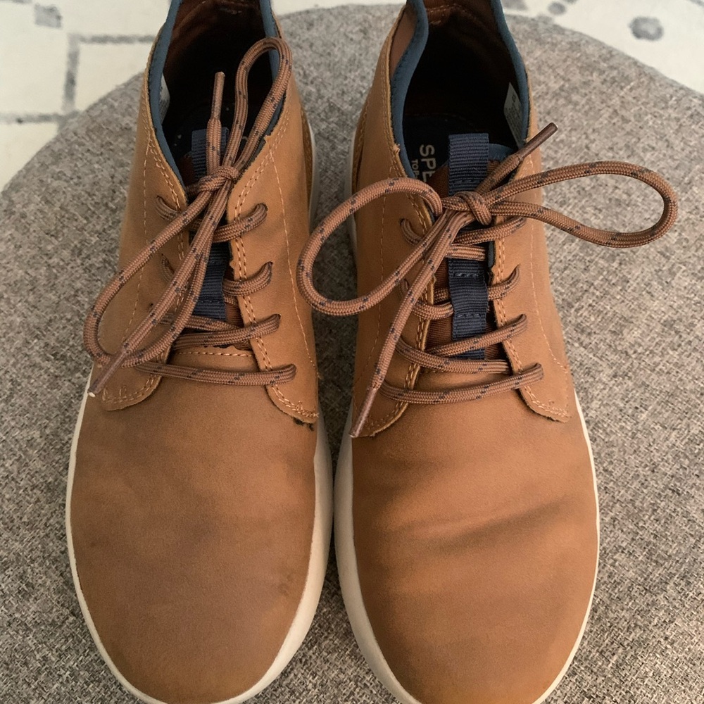 Sperry Brown Dress Shoes with Classic Minimalist Design